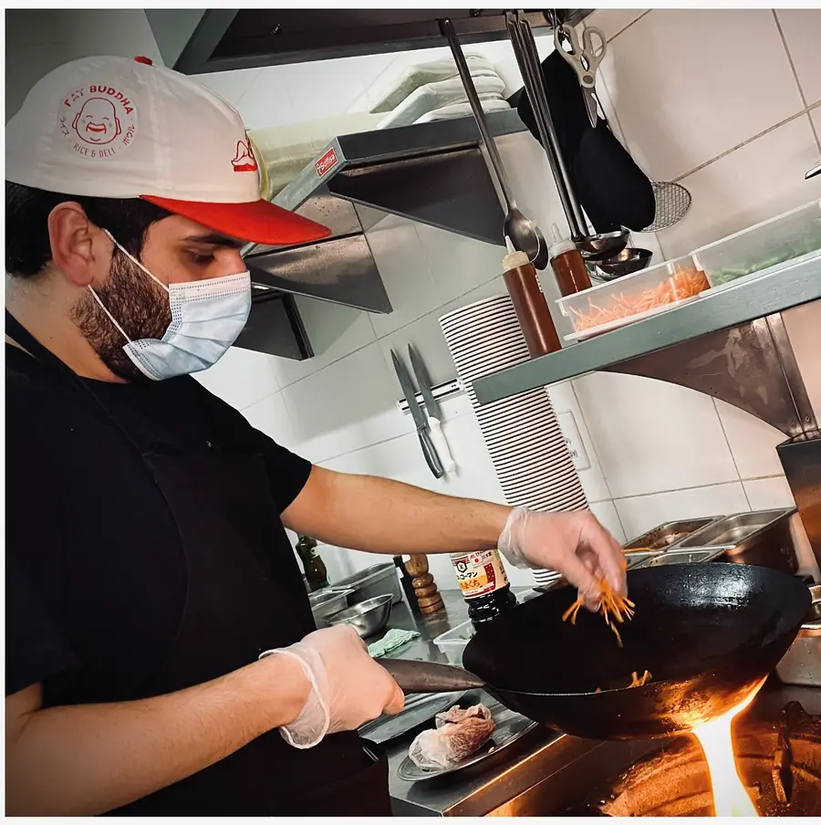 Primeiro dia de operação do Fat Buddha na cozinha de Perdizes